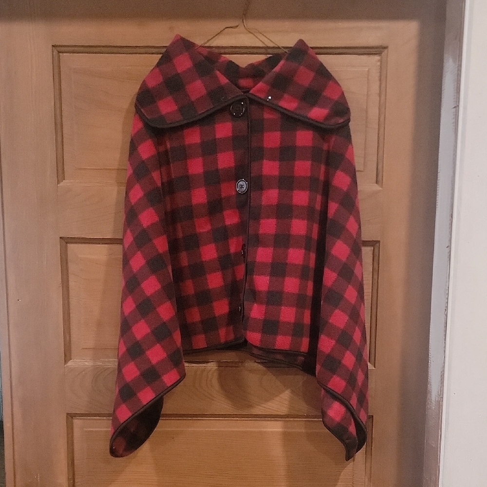 Moda Red and Black Plaid Poncho